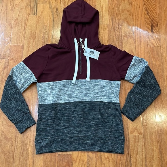 Reflex | Tops | Reflex Hoodie Nwt Size Large Junior Fleece Kangaroo Pocket  Long Sleeve Burgundy | Poshmark
